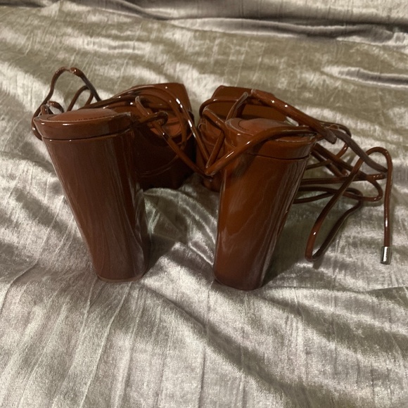 Brown heels 8.5 - Picture 8 of 8